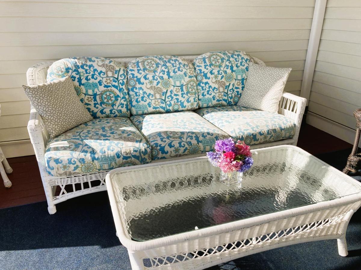 By The Sea Guests Bed & Breakfast And Suites Dennisport Esterno foto