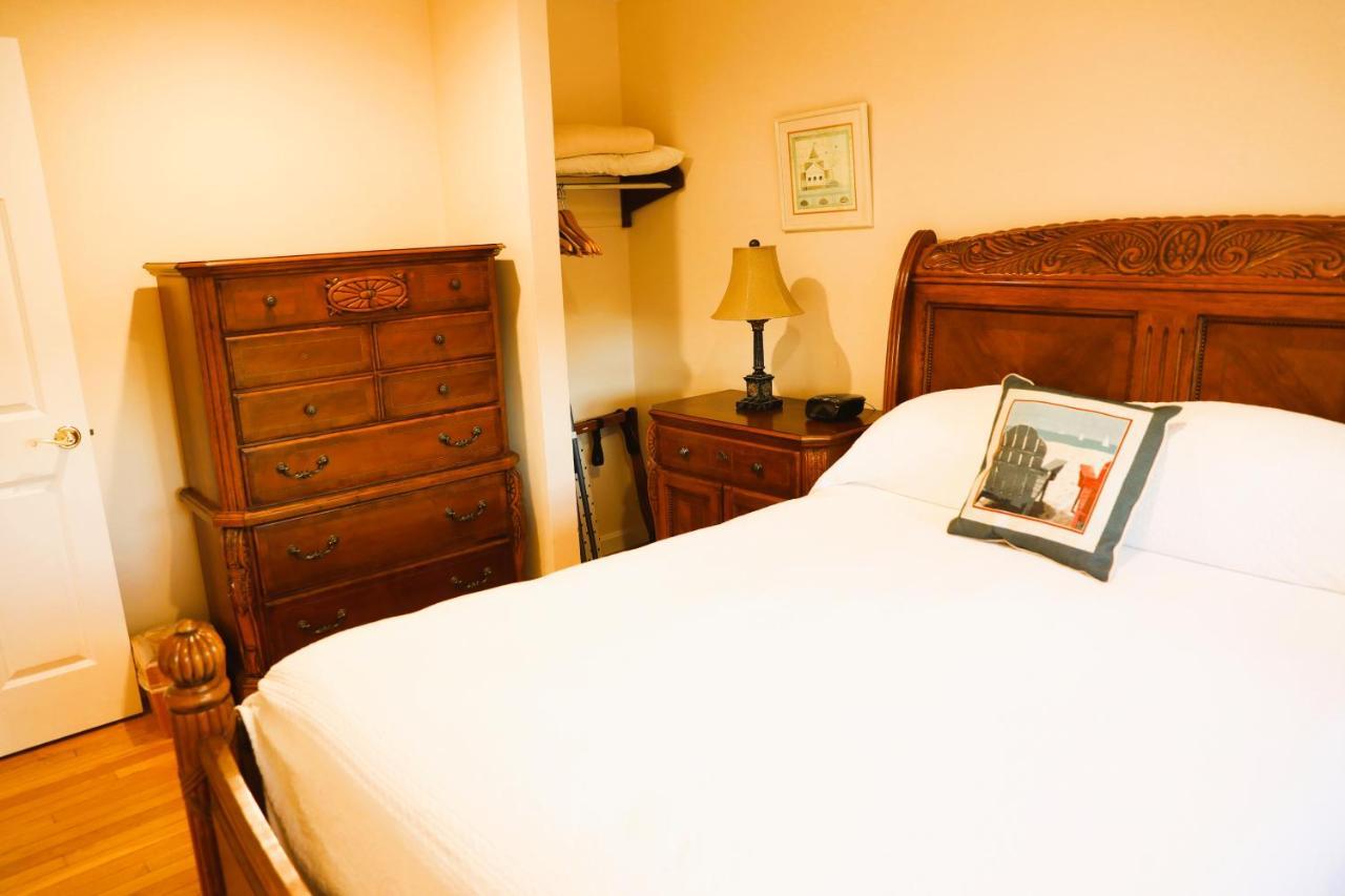 By The Sea Guests Bed & Breakfast And Suites Dennisport Camera foto