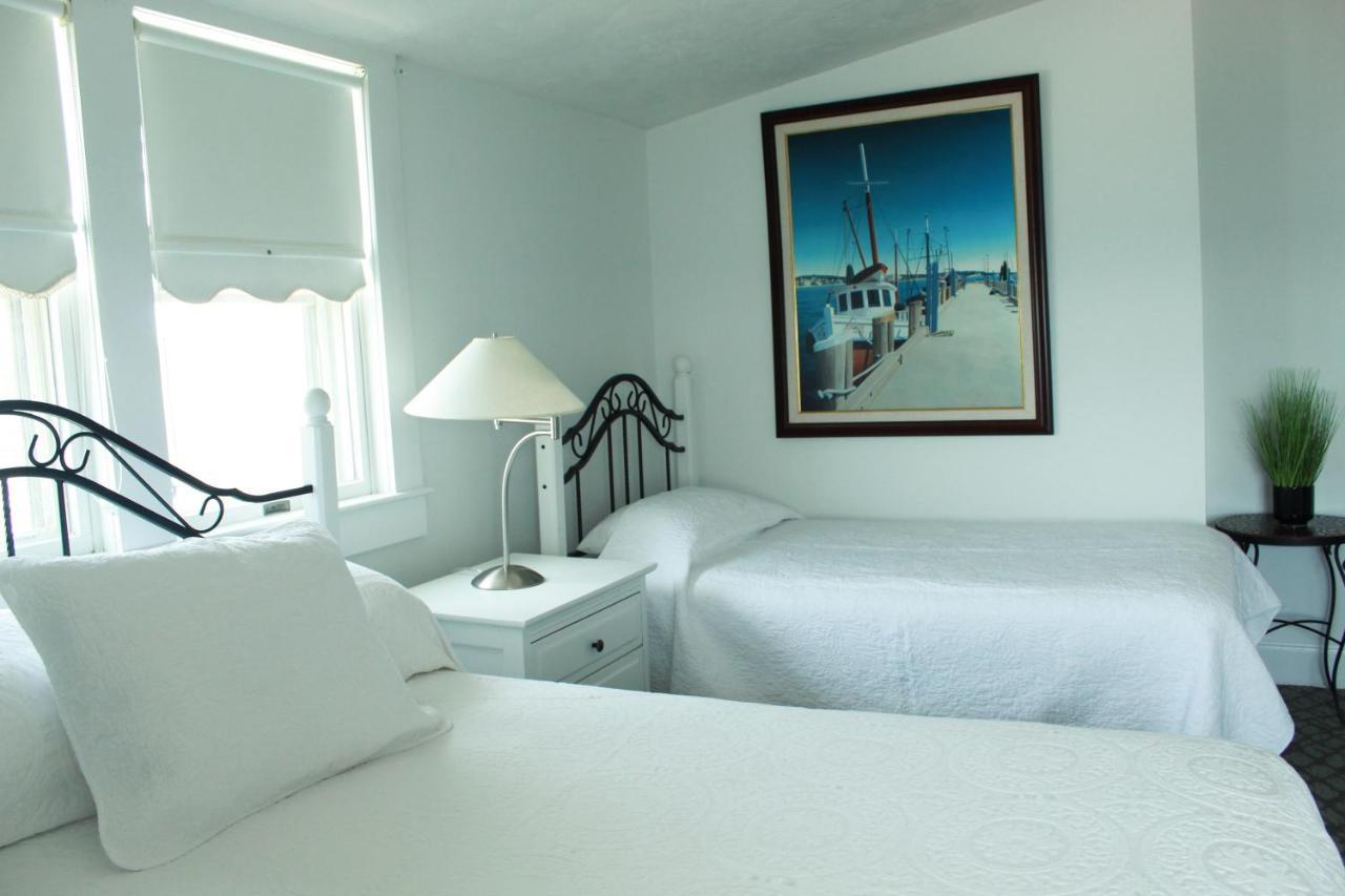 By The Sea Guests Bed & Breakfast And Suites Dennisport Esterno foto
