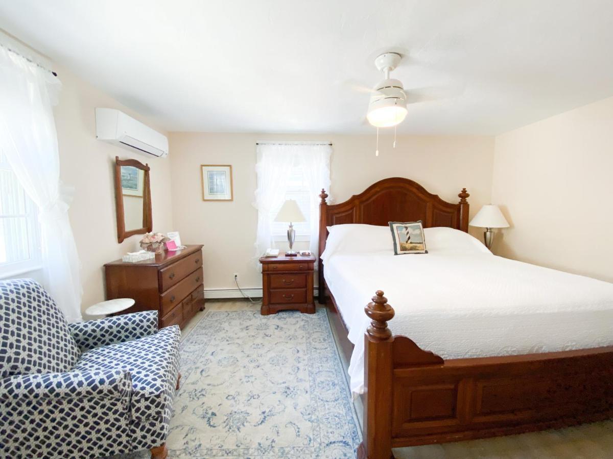 By The Sea Guests Bed & Breakfast And Suites Dennisport Esterno foto