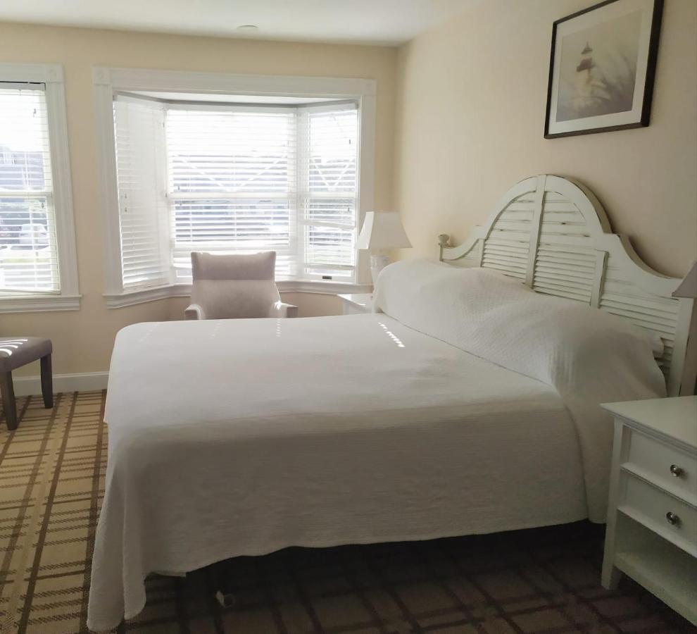 By The Sea Guests Bed & Breakfast And Suites Dennisport Esterno foto