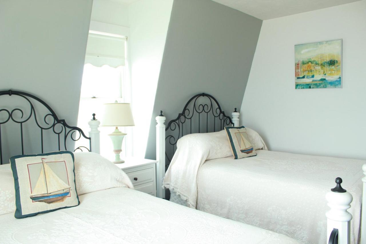 By The Sea Guests Bed & Breakfast And Suites Dennisport Esterno foto