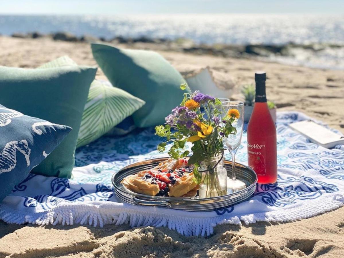By The Sea Guests Bed & Breakfast And Suites Dennisport Esterno foto