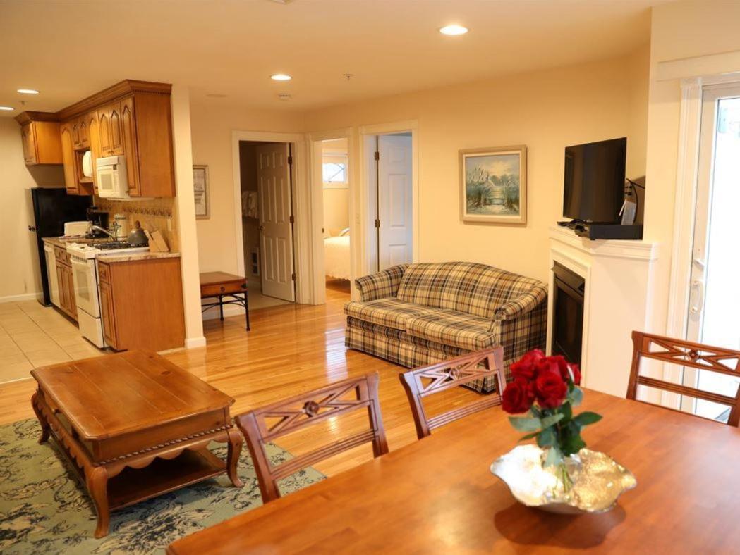 By The Sea Guests Bed & Breakfast And Suites Dennisport Camera foto